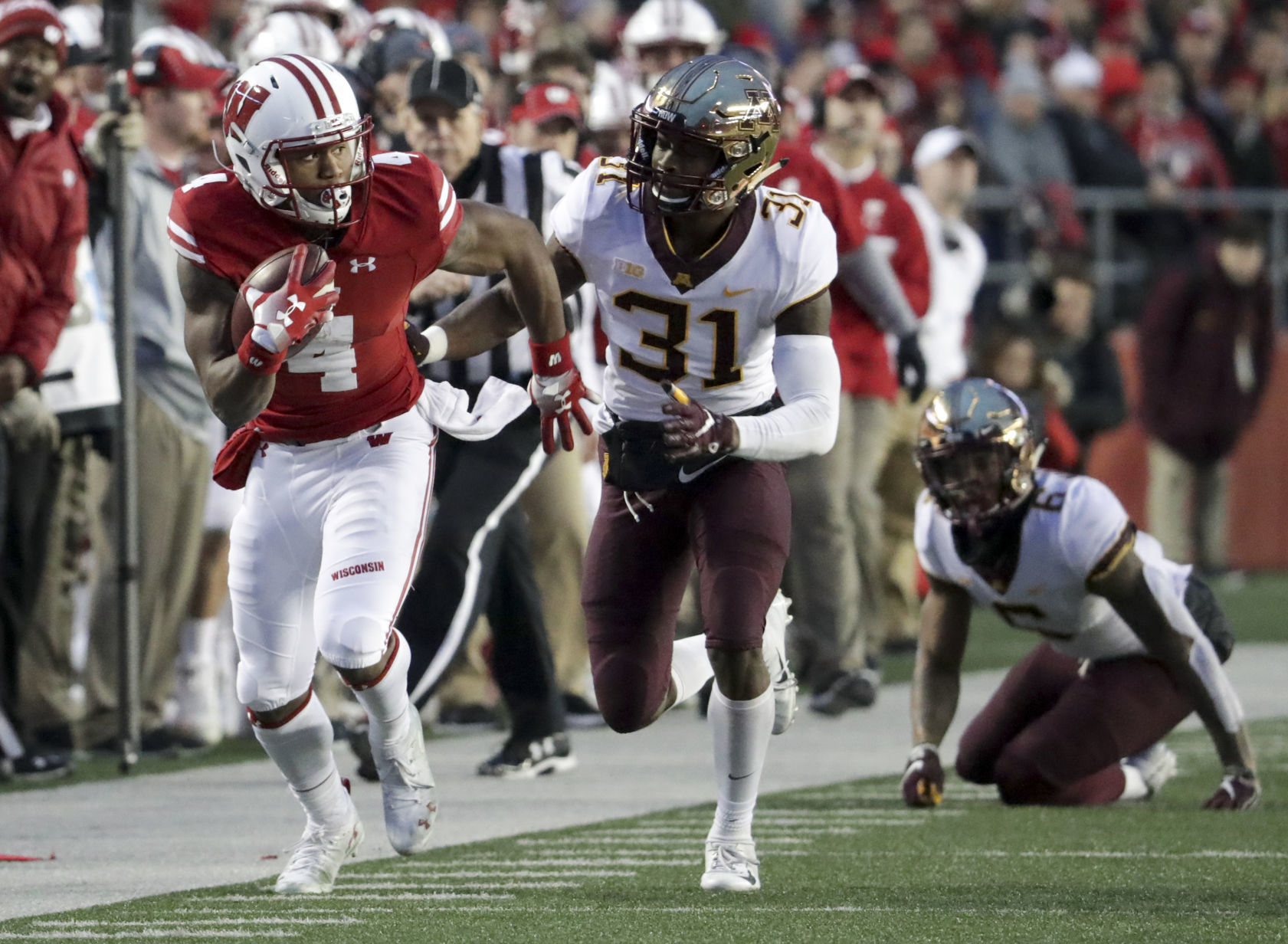 Golden Gophers 37, Badgers 15